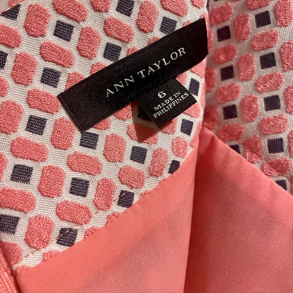 NWOT Ann Taylor fully lined 6 pencil skirt w/3” waistband & shorter 19” length.